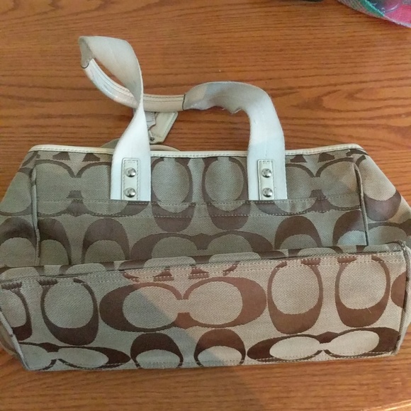 Coach purse - Picture 4 of 4